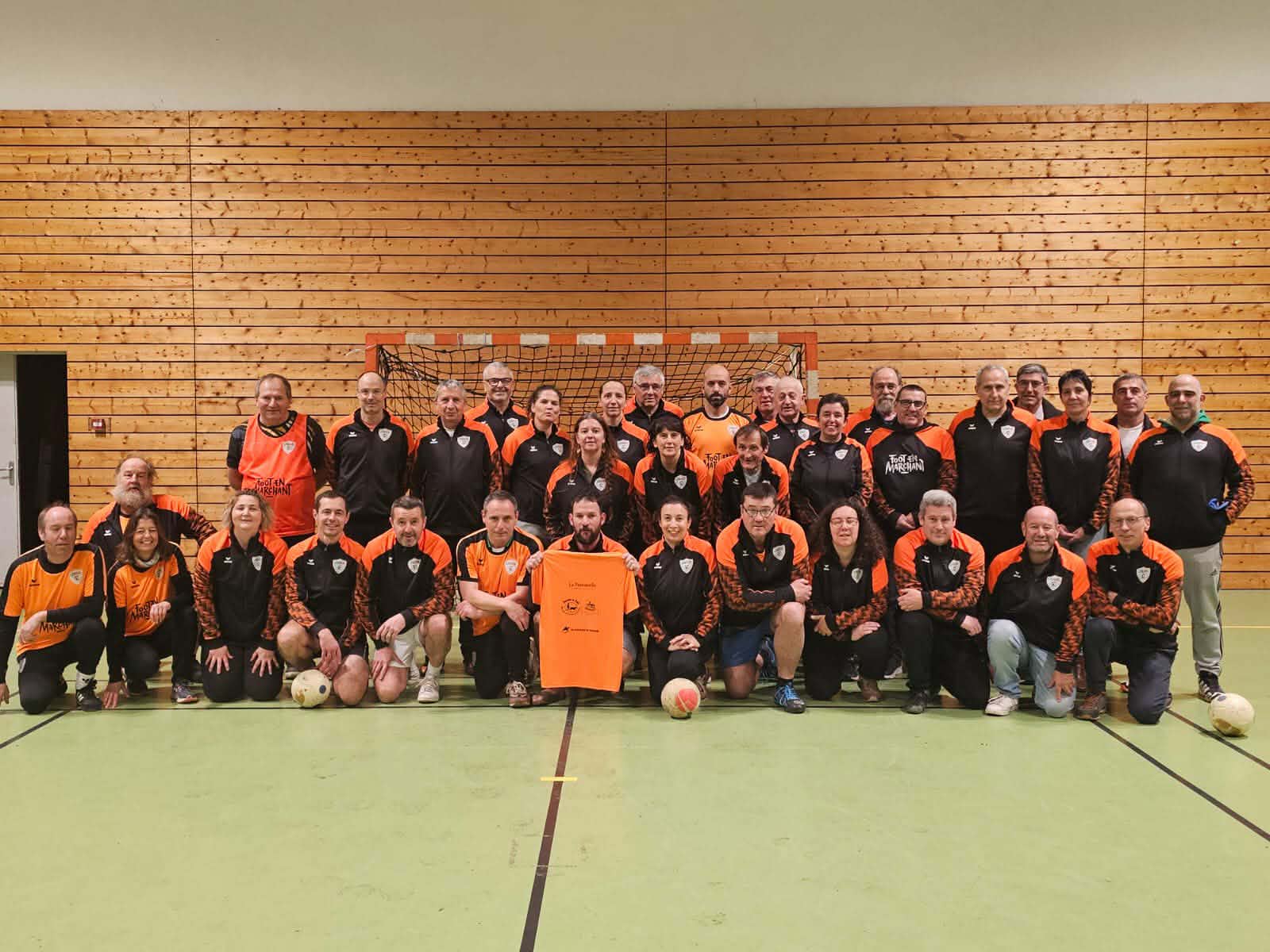 Groupe Foot en Marchant JSRR au gymnase
